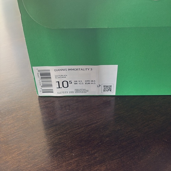 Men’s Size 10.5 Giannis Immortality 3 - Lightly and Lovingly Used main image 4